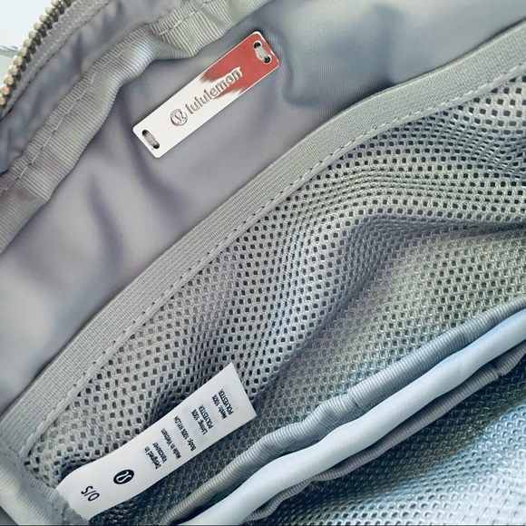 New Lululemon Athletica everywhere belt bag - Picture 7 of 8